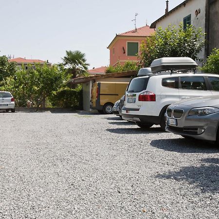 Appartamenti Linda San Bartolomeo Al Mare Eksteriør bilde